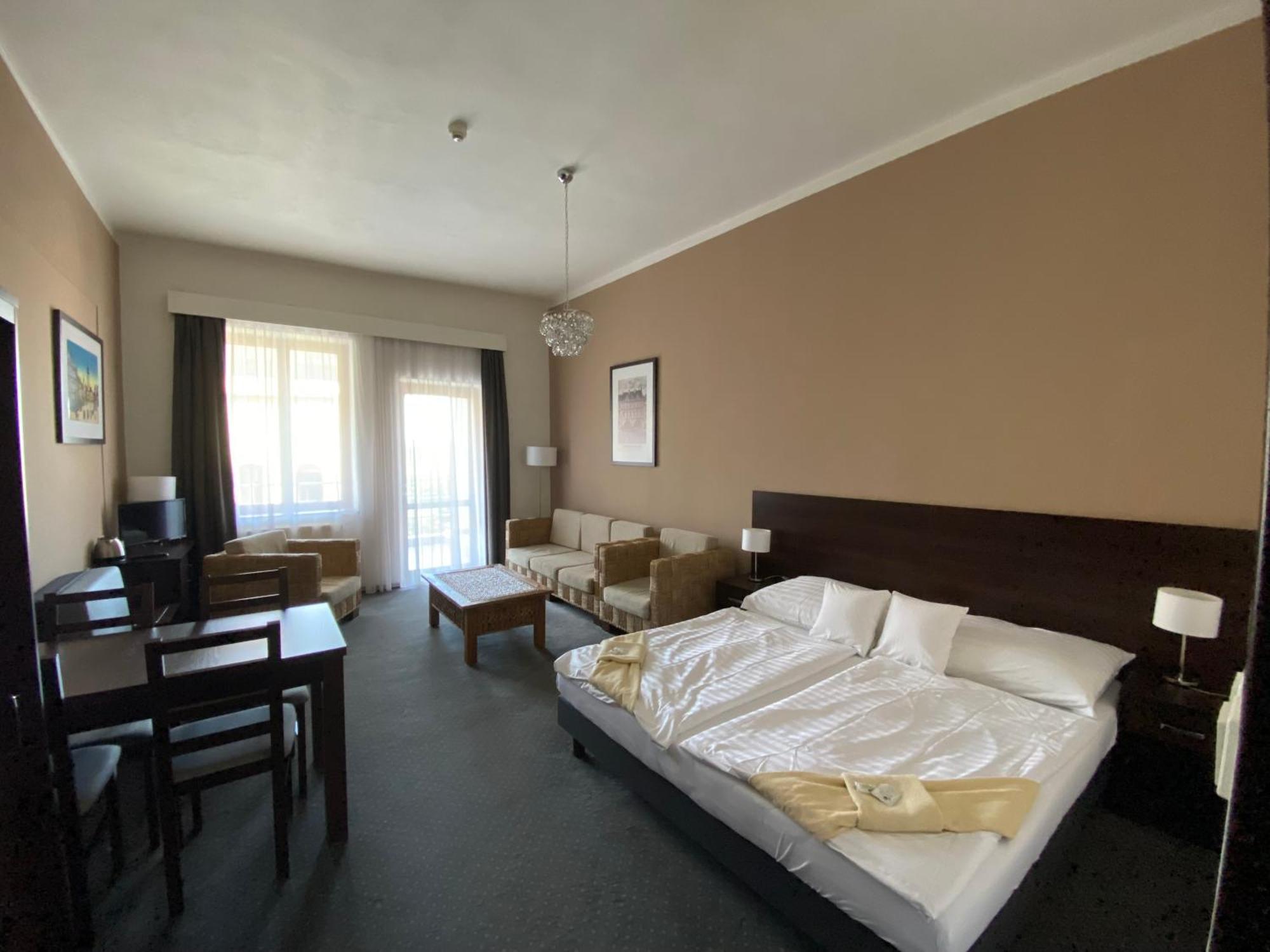 Hotel Zlaty Andel 扎泰克 外观 照片